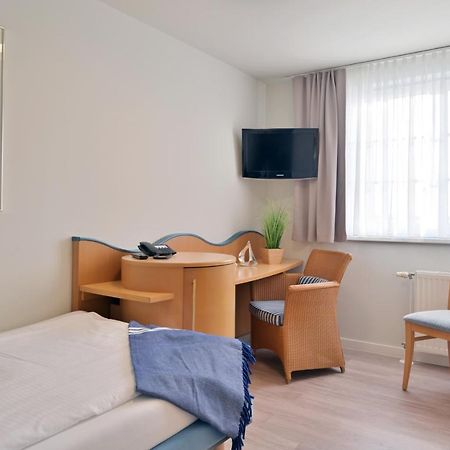 Hotel- & Ferienanlage Kapitaens-Haeuser Breege Esterno foto
