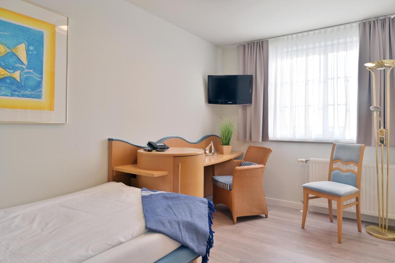 Hotel- & Ferienanlage Kapitaens-Haeuser Breege Esterno foto