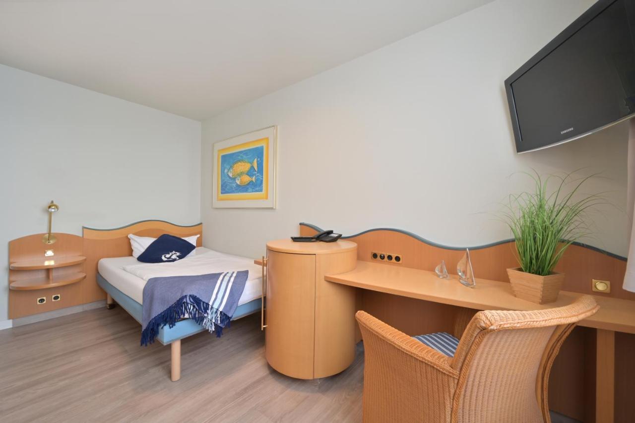 Hotel- & Ferienanlage Kapitaens-Haeuser Breege Esterno foto