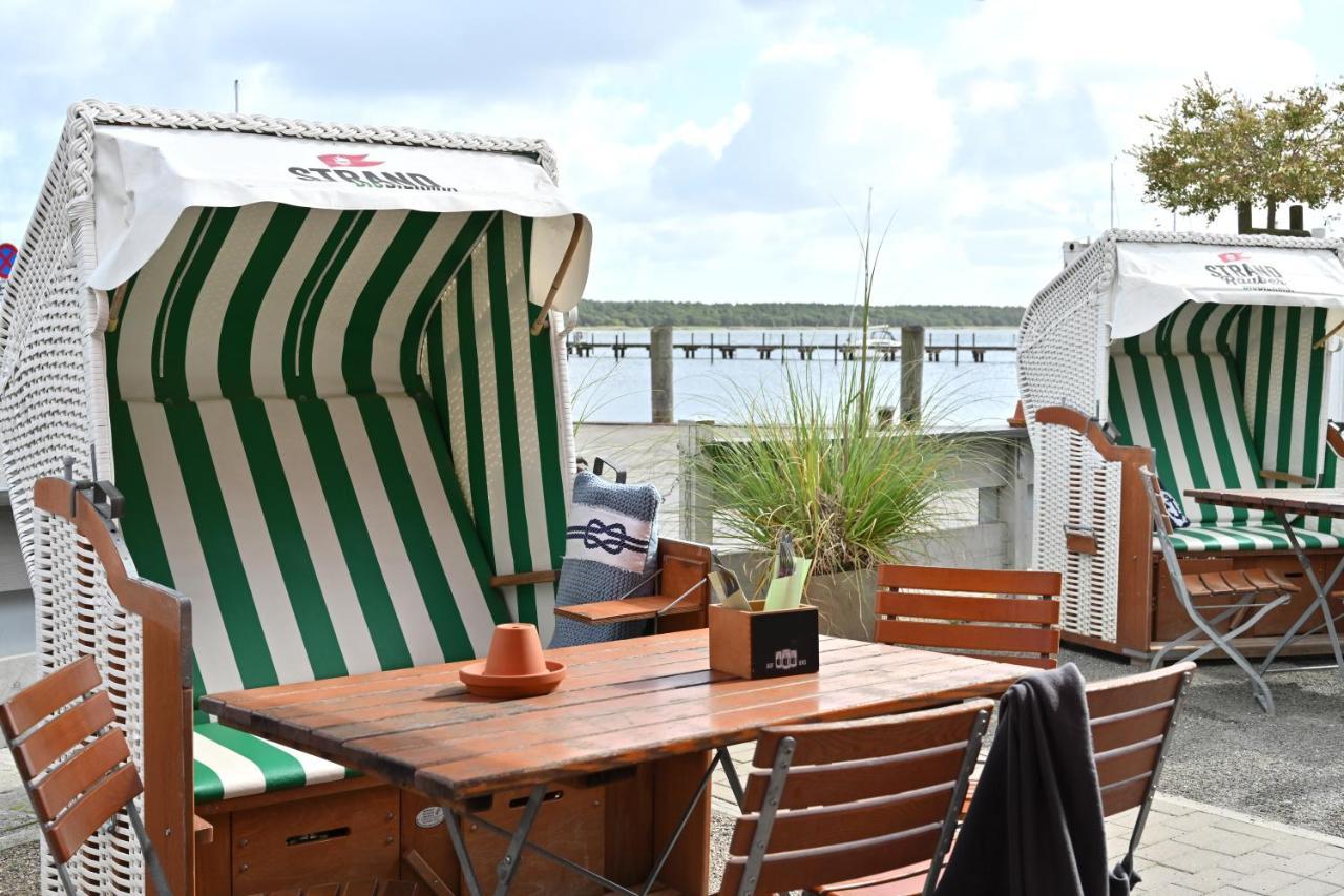 Hotel- & Ferienanlage Kapitaens-Haeuser Breege Esterno foto