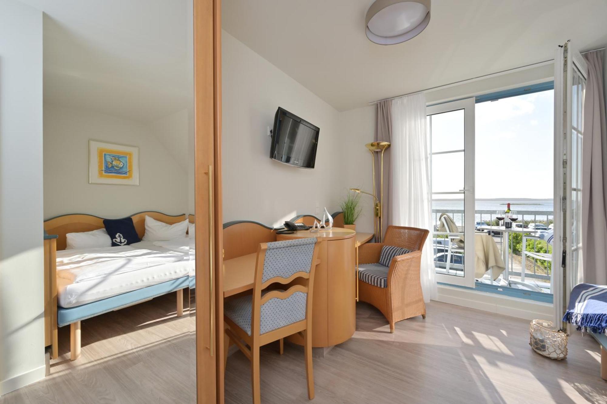 Hotel- & Ferienanlage Kapitaens-Haeuser Breege Esterno foto