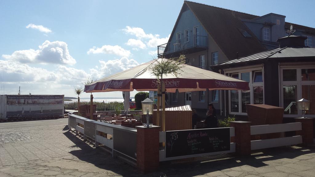 Hotel- & Ferienanlage Kapitaens-Haeuser Breege Esterno foto