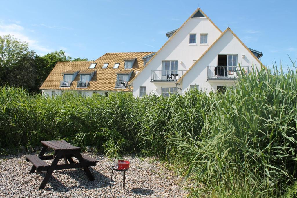 Hotel- & Ferienanlage Kapitaens-Haeuser Breege Esterno foto