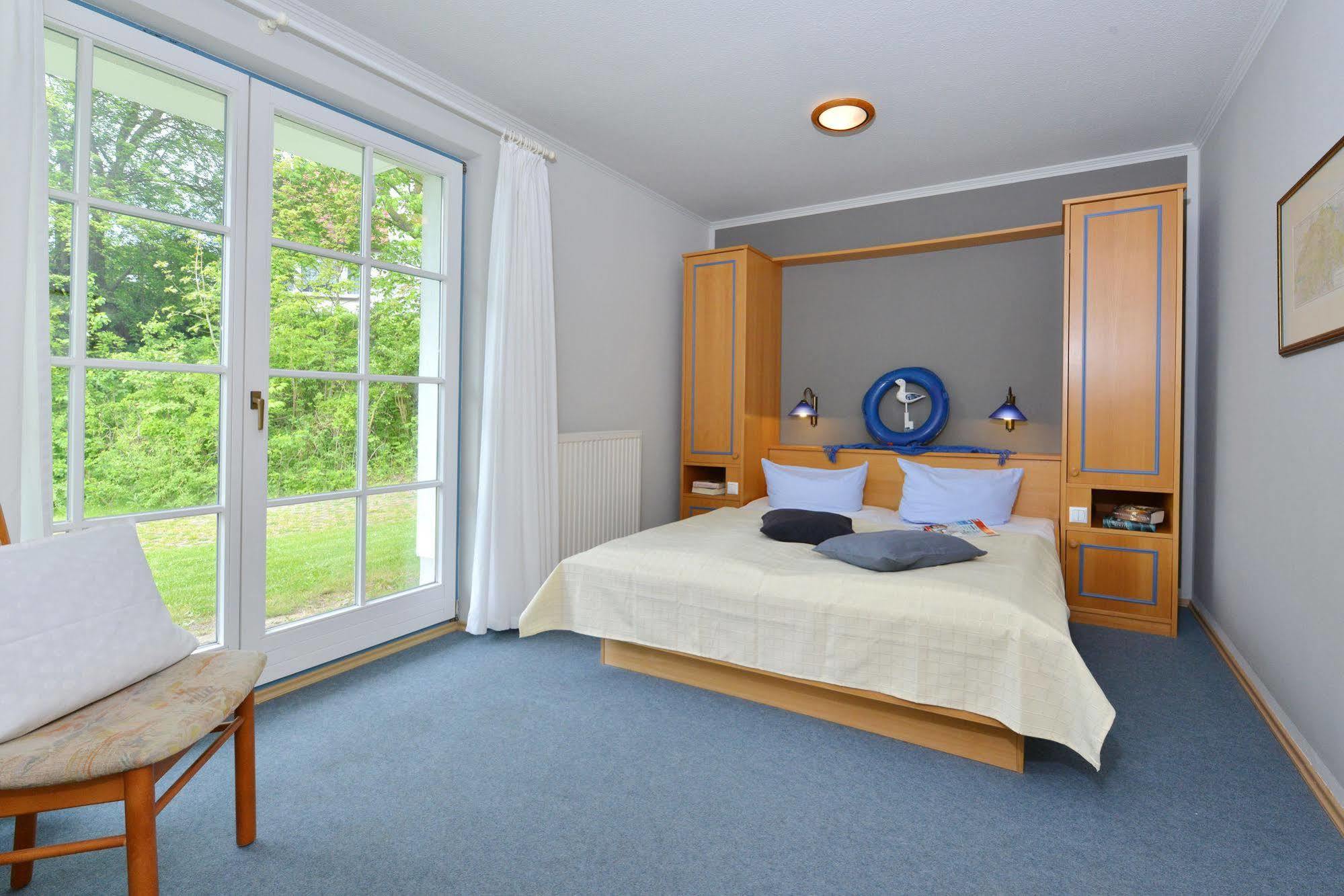 Hotel- & Ferienanlage Kapitaens-Haeuser Breege Esterno foto
